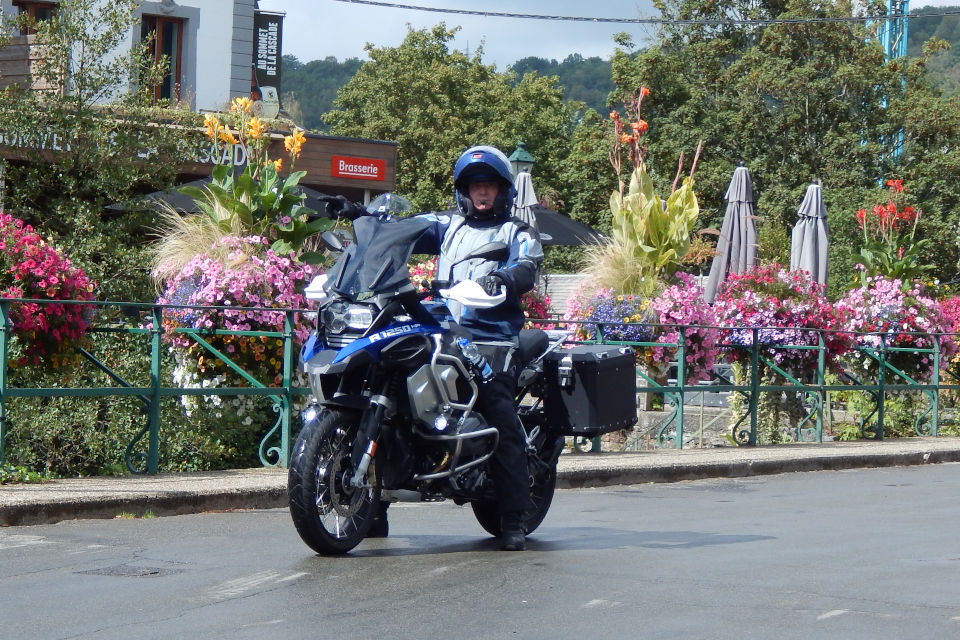 Motorrijbewijspoint Eemnes examengarantie AVB en AVD